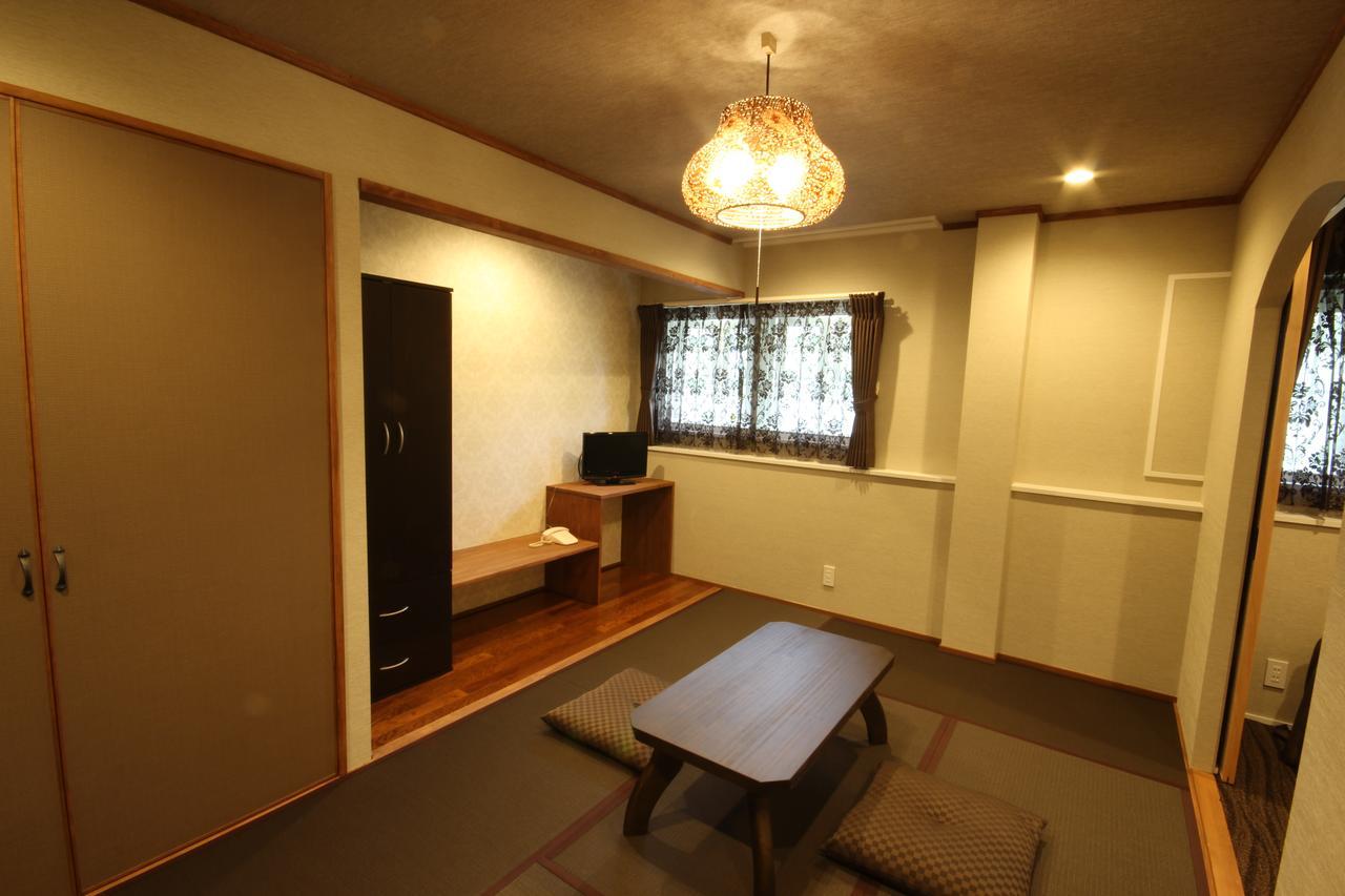 Milky House Hotel Gujo Bagian luar foto